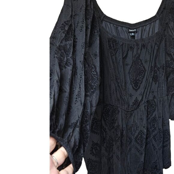 TORRID Flocked Black Mesh Square Kneck Puff Sleeve Phesant  Top. 2X - Picture 5 of 16